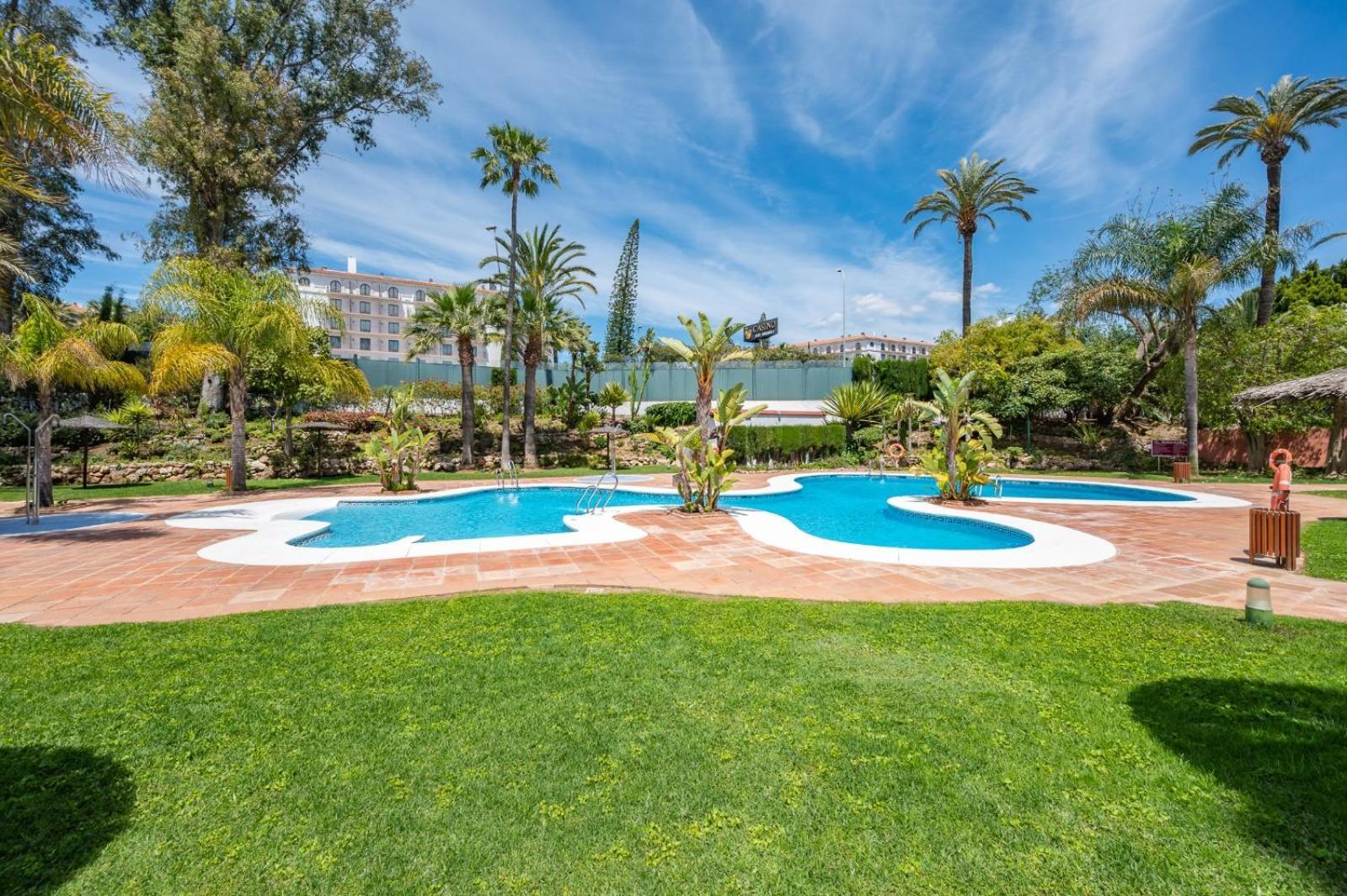 2 Bedroom Apartment In Medina Garden - Puerto Banus Marbella Exteriör bild